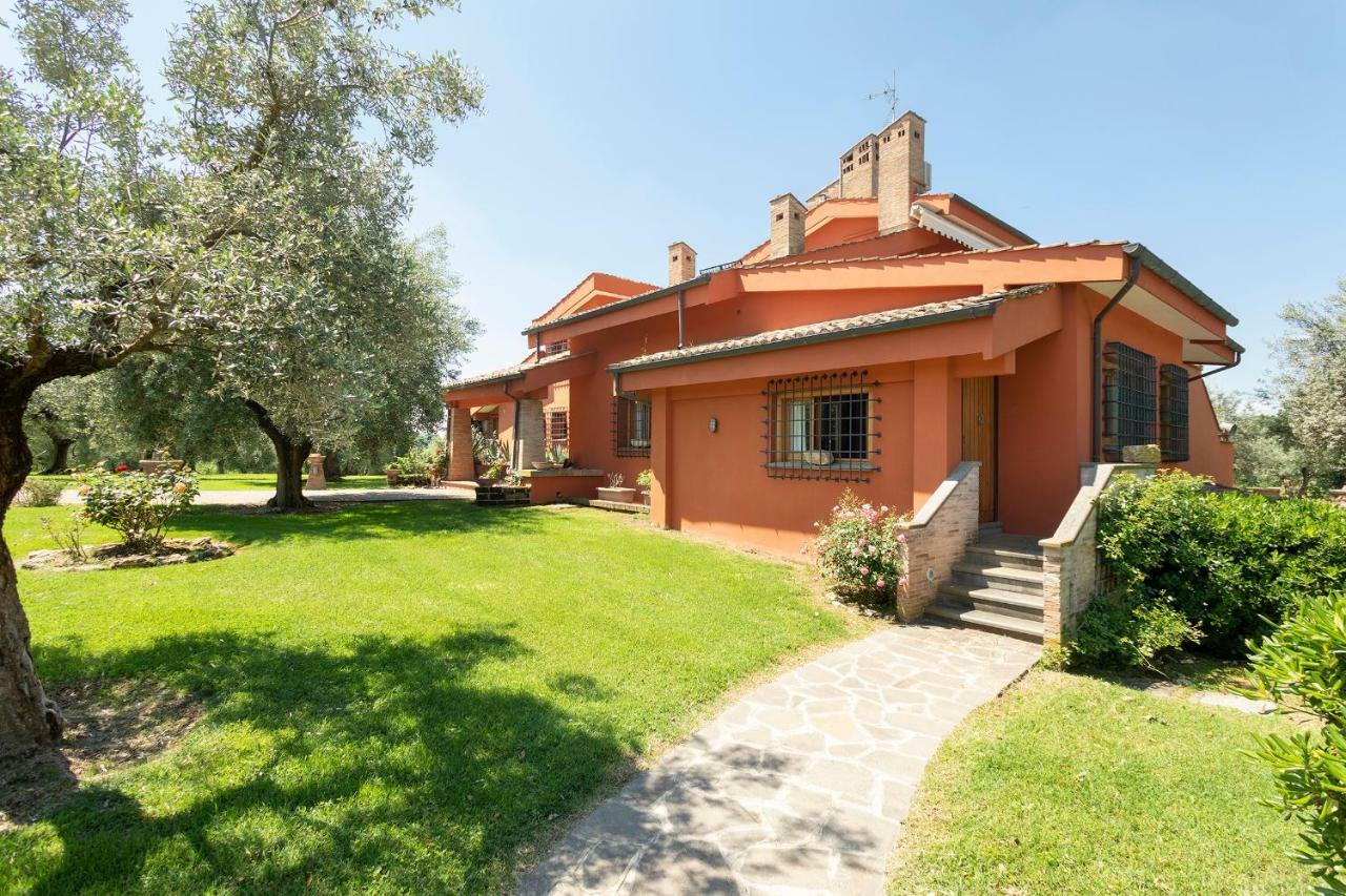 Villa In Via Della Marcigliana Casale Torre San Giovanni Ngoại thất bức ảnh